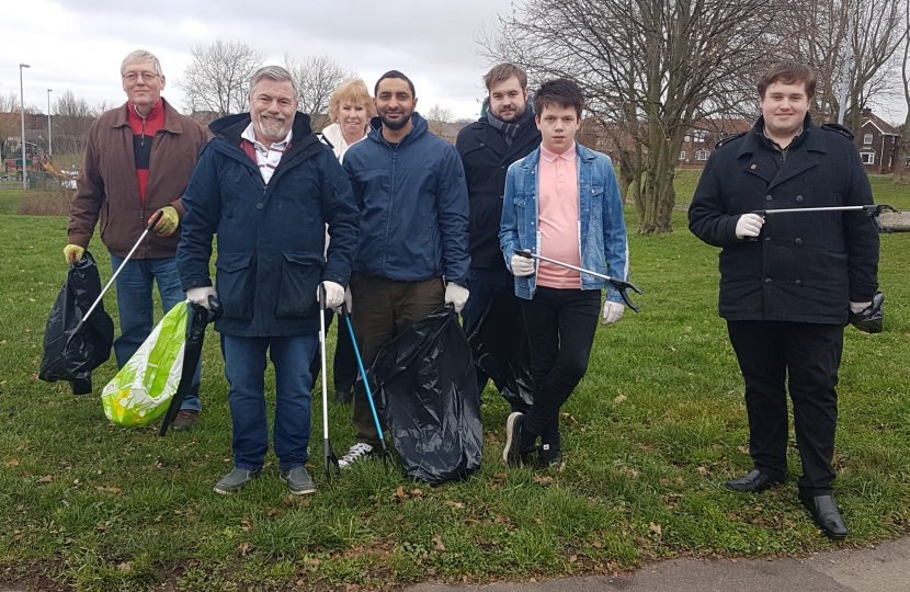At the start of the Snipe Park Litter Pick